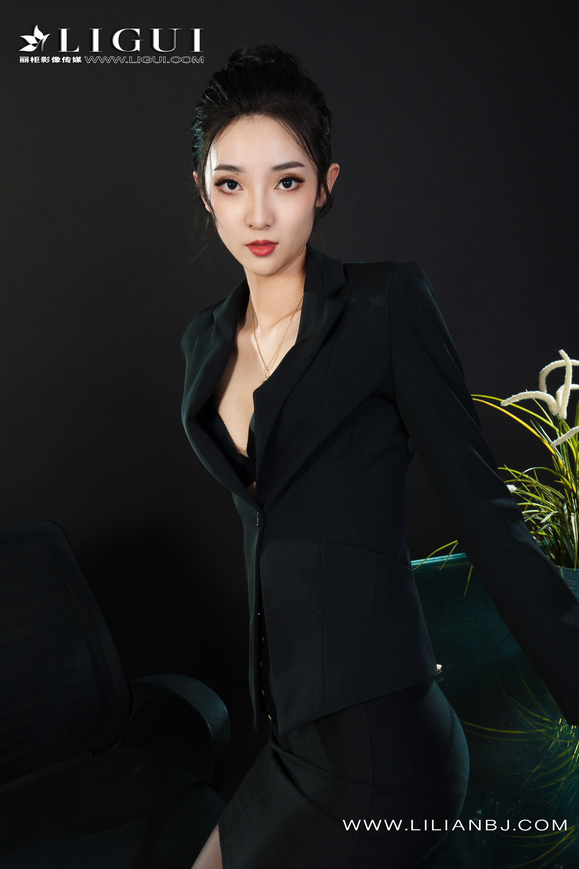 Ligui Beautiful cabinet 2022.01.12 network beauty Model Yixuan